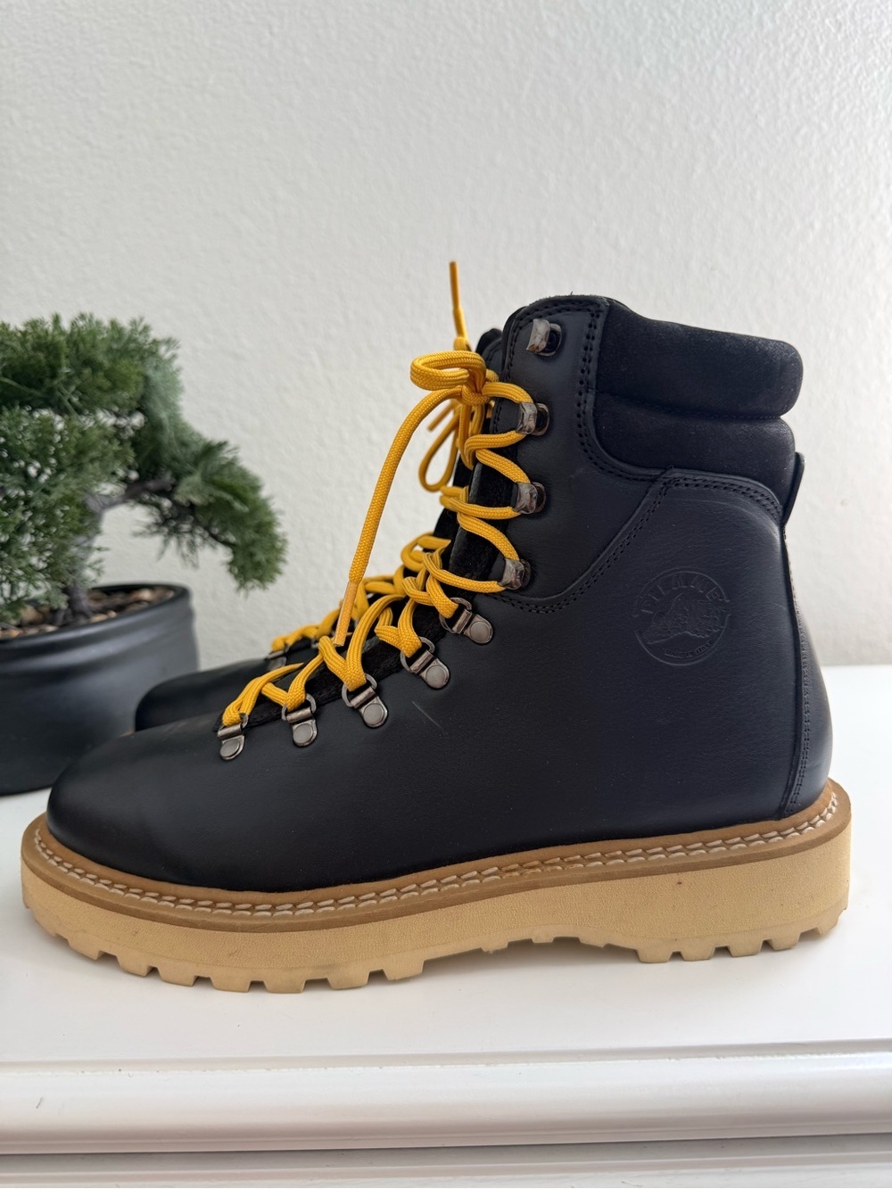 DIEMME Roccia Vet women size 9 Black Leather Ankle Boots with Yellow Lac - Picture 7 of 12